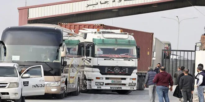 حركة نشطة: أكثر من 31 ألف شاحنة أردنية تعبر إلى سوريا منذ كانون الأول الماضي
