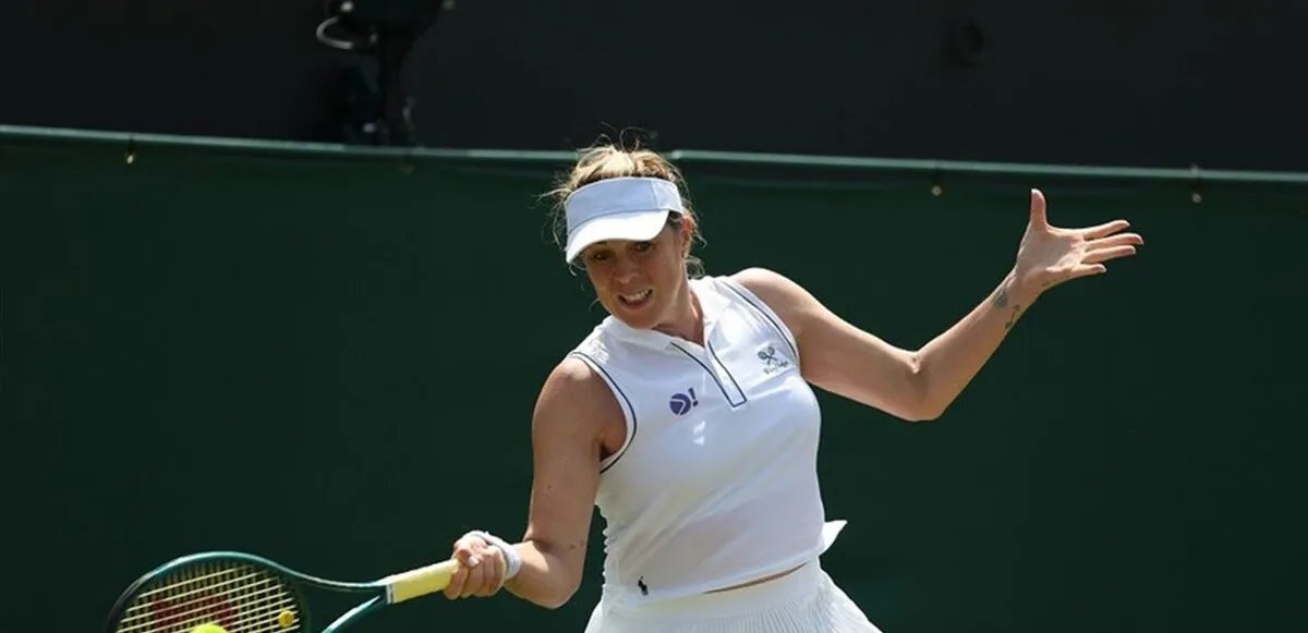 بافلوتشينكوفا تقلب تأخرها إلى فوز مثير على أوساكا في بطولة ويمبلدون