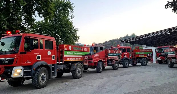 اتفاق سوري تركي لمكافحة حرائق اللاذقية: طائرات وآليات إطفاء تركية تصل للمساعدة