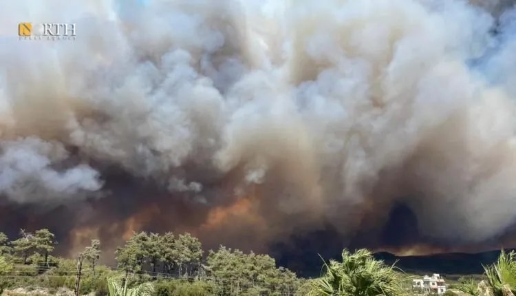 فرق إطفاء تركية تنضم إلى جهود إخماد حرائق اللاذقية بالتنسيق مع دمشق