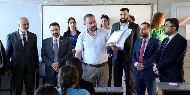 وزير التربية ومعاون وزير الداخلية يتفقدان امتحانات التعليم الأساسي في طرطوس ويشيدان بالتنظيم