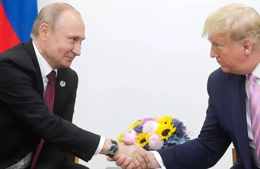 ترامب يشيد بـ"احترافية" بوتين في التعامل مع العقوبات الغربية