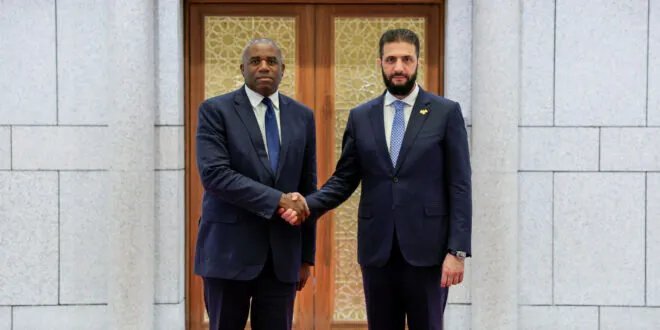 الرئيس الشرع ووزير الخارجية البريطاني يبحثان تعزيز العلاقات الثنائية