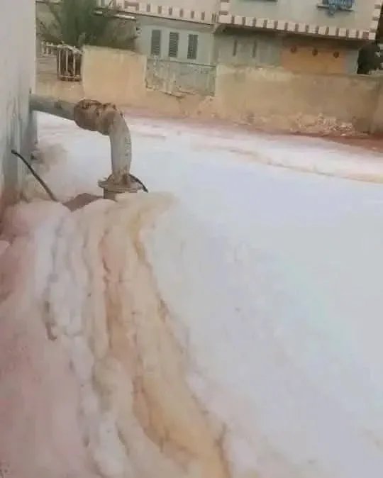 مأساة في اللطامنة: مصرع طفلين غرقًا ببئر مهجورة داخل مدرسة.. والدفاع المدني يحذر