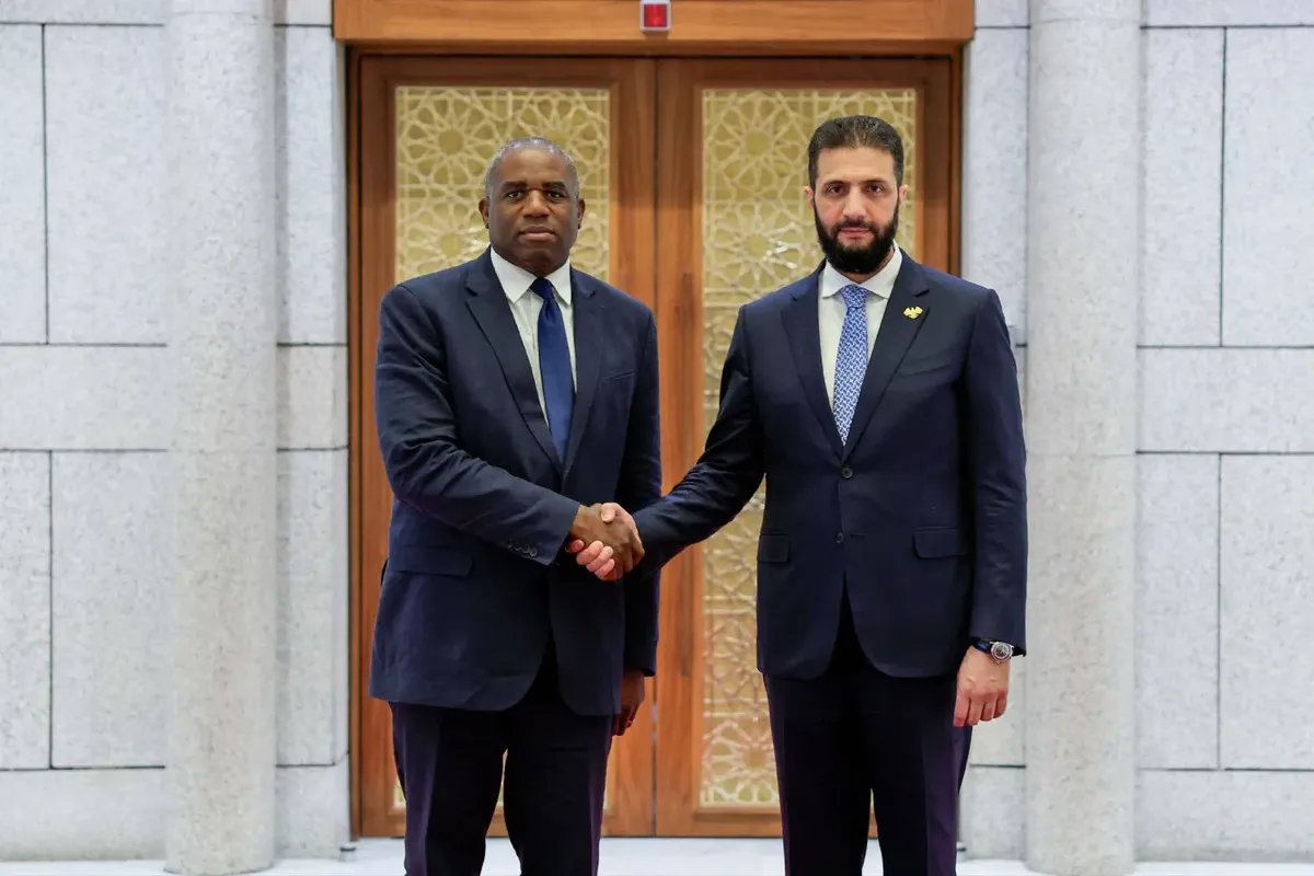 بعد قطيعة دامت سنوات: بريطانيا تستأنف علاقاتها الدبلوماسية الكاملة مع سوريا