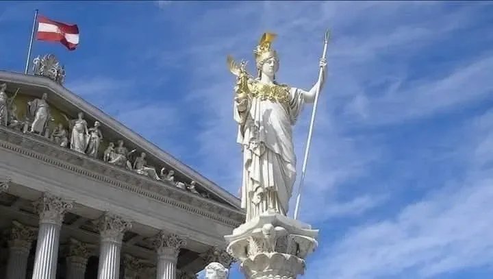 النمسا تصدم اللاجئين: تعليق لم الشمل حتى 2026 باستثناءات محدودة