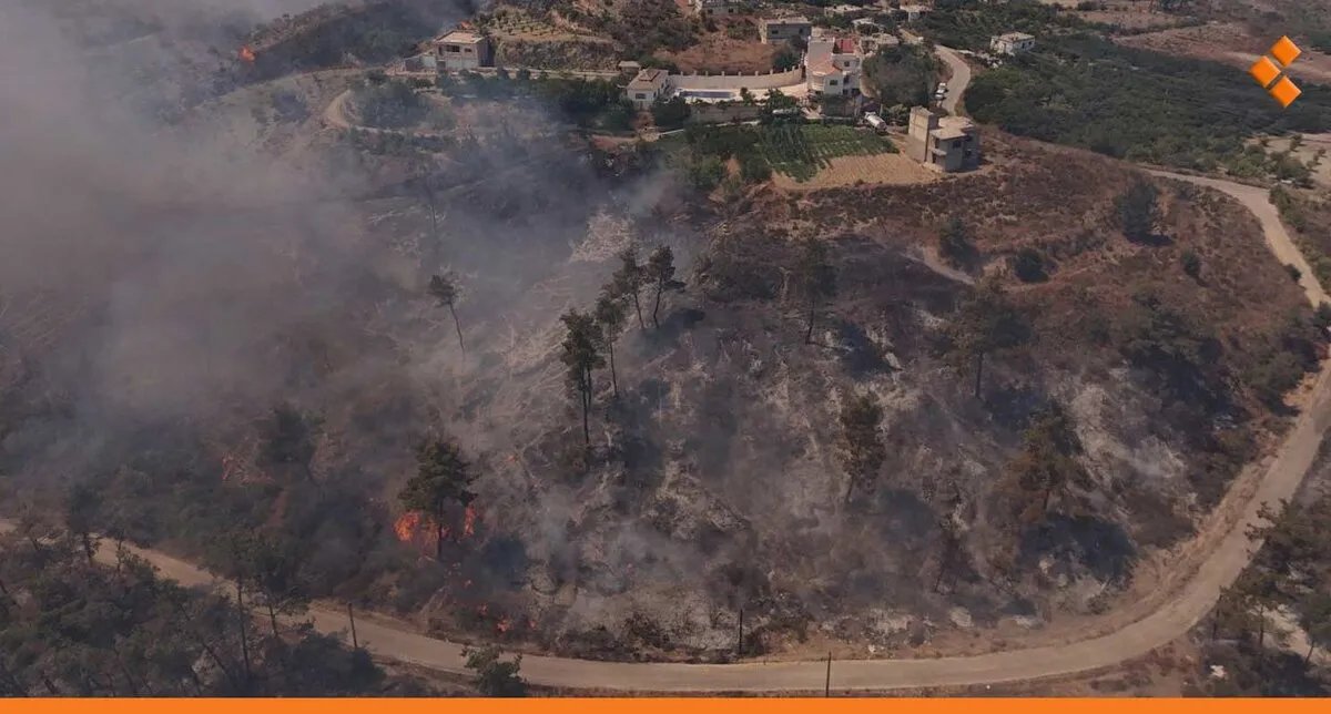 بمساعدة تركية وأردنية: جهود مكثفة لإخماد حريق اللاذقية المستمر لليوم الرابع