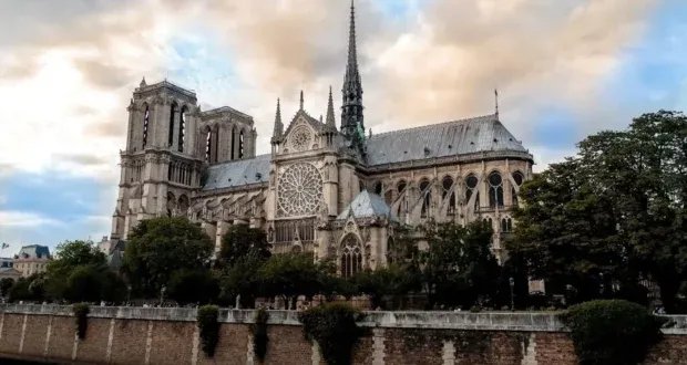 بعد الترميم: كاتدرائية نوتردام في باريس تستقطب الملايين وتتصدر قائمة المعالم الأكثر زيارة في فرنسا