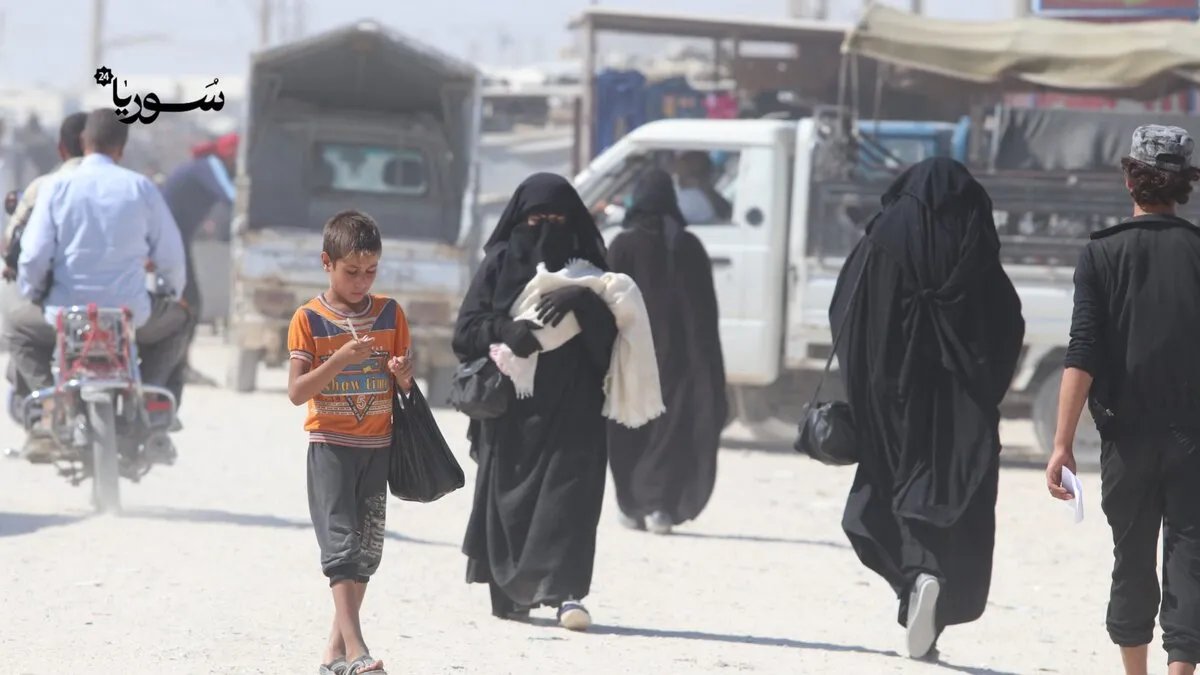 العراق يسرّع وتيرة إعادة اللاجئين من مخيم الهول: خطة لإغلاق الملف بحلول 2027