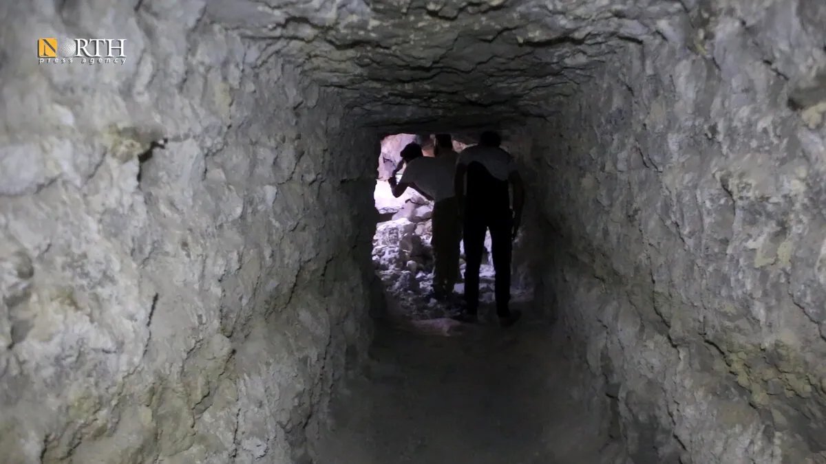 أنفاق الفصائل الإيرانية تعرقل عودة الأهالي إلى ديارهم في دير الزور: خطر يتربص تحت المنازل