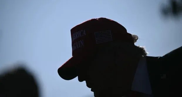 ترامب يهدد بفرض رسوم جمركية إضافية على الدول الداعمة لسياسات "بريكس"