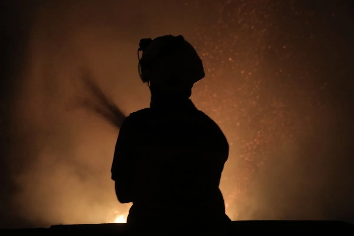 اللاذقية تحترق: ألسنة اللهب تلتهم غابات الفرنلق والألغام تعيق جهود الإطفاء