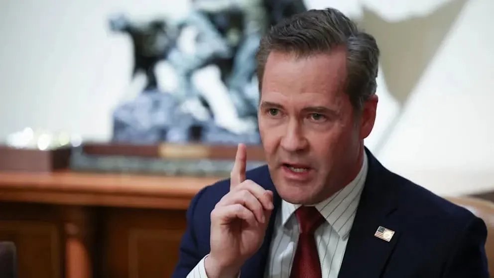 فضيحة سغنال تهز إدارة ترامب: تسريبات خطط عسكرية سرية للحوثيين تثير غضب الكونغرس