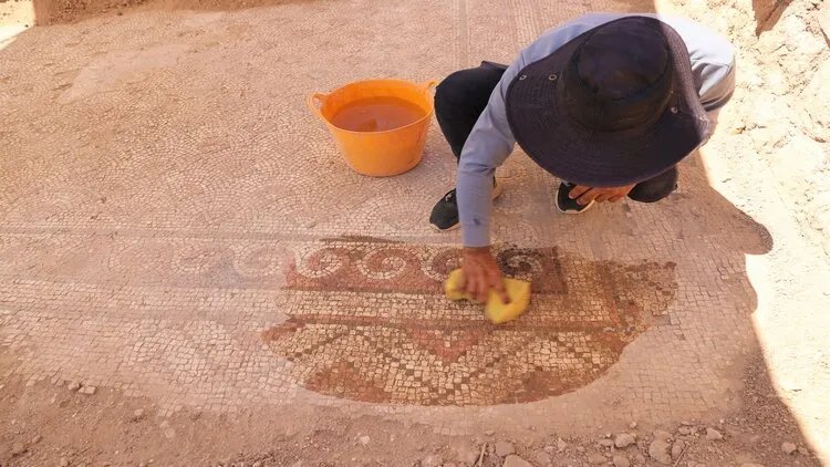 كنز أثري في تركيا: اكتشاف فسيفساء عمرها 1500 عام في ماردين