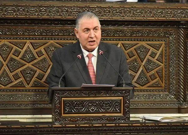 بتهم فساد ورشاوى: اعتقال وزير التربية السوري السابق دارم طباع