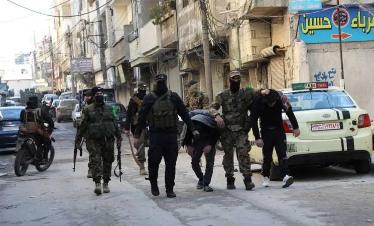 القبض على عميد سابق متهم بجرائم حرب في ريف حمص