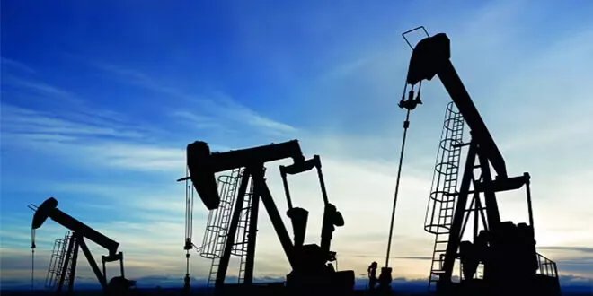 تراجع أسعار النفط وسط تقييم المستثمرين لقرارات أوبك بلس والرسوم الأمريكية