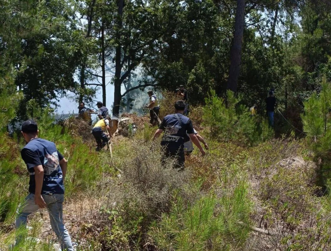 تضامن شعبي واسع في سوريا لمواجهة حرائق الساحل: حملات تطوعية لدعم المتضررين