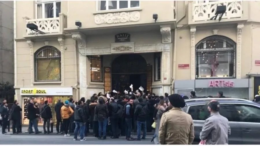 القنصلية السورية في إسطنبول تحدث نظام المواعيد: وداعاً للواتساب، ومرحباً بالمركز القنصلي!