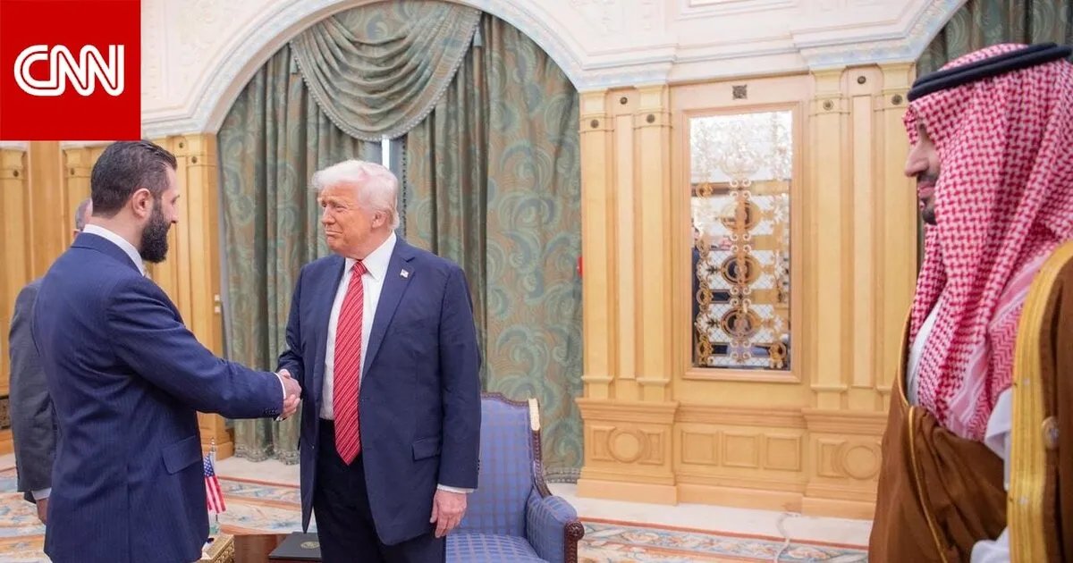 تفاصيل أمر ترامب بشأن سوريا: رفع العقوبات، التطبيع المحتمل، ومراجعة تصنيف الشرع