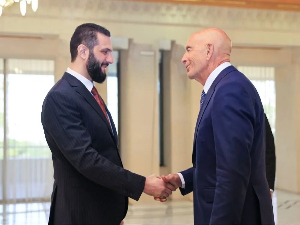 الرئيس الشرع يستقبل المبعوث الأمريكي توماس باراك في قصر الشعب بدمشق