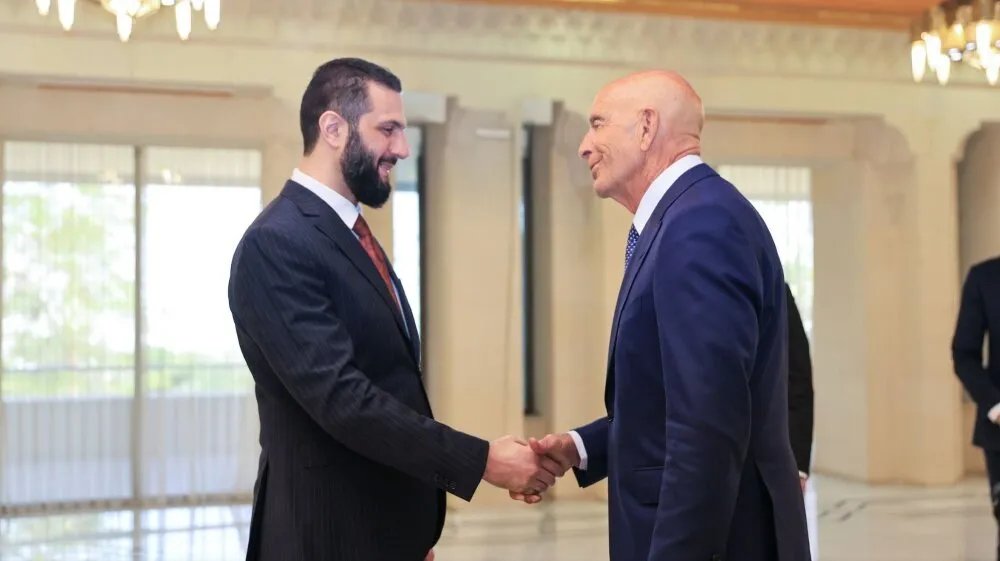 لقاء هام في دمشق: الرئيس السوري يستقبل المبعوث الأمريكي توم باراك