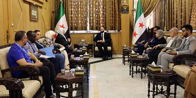 محافظ حلب و الأونروا يبحثان تحسين أوضاع اللاجئين الفلسطينيين وتذليل التحديات