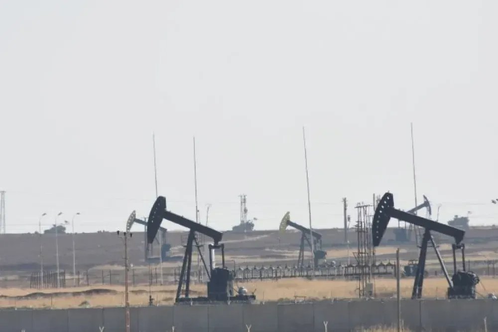 اتفاق تاريخي: سوريا وقوات سوريا الديمقراطية تتوصلان لاتفاق لتقاسم إنتاج النفط في شمال شرق البلاد