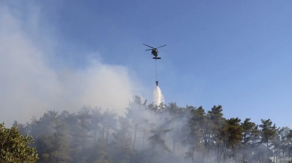 الدفاع المدني يعلن عن تقدم كبير في السيطرة على حرائق ريف اللاذقية وتقليص البؤر المشتعلة