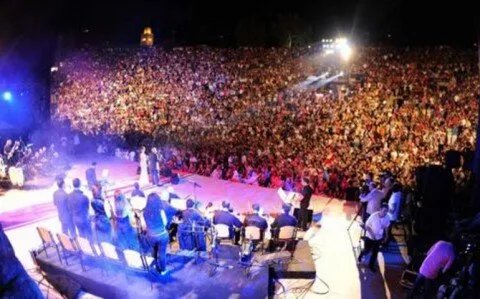 مهرجان قرطاج يتراجع عن استضافة هيلين سيغارا بسبب اتهامات بدعم إسرائيل