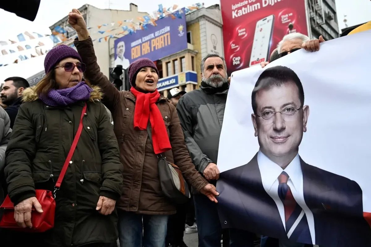 تركيا: اعتقال رئيس بلدية إسطنبول أكرم إمام أوغلو بتهم فساد وإرهاب.. هل هي تصفية سياسية؟