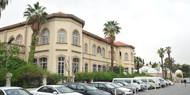 وزارة التنمية الإدارية تعلن عن إعادة مفصولين من وزارة السياحة بسبب مشاركتهم الثورية