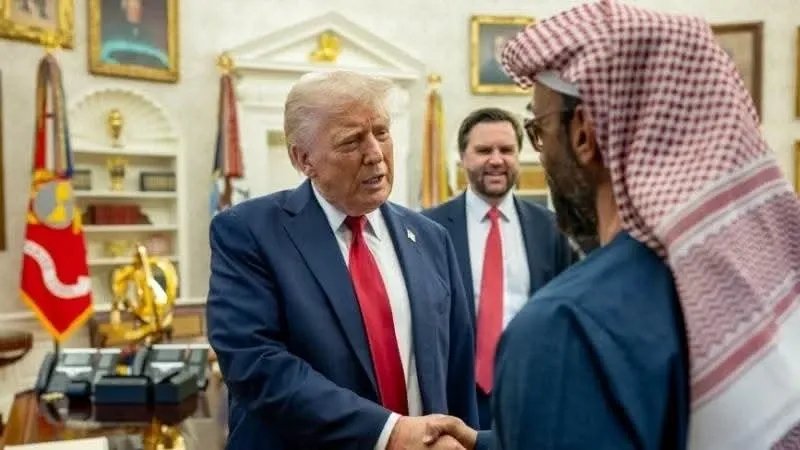 الإمارات تضخ 1.4 تريليون دولار في الاقتصاد الأمريكي: شراكة استراتيجية لتعزيز الذكاء الاصطناعي والطاقة