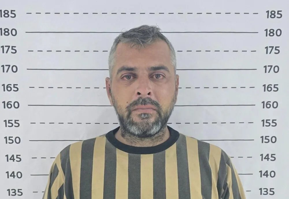 القبض على مسلح في اللاذقية بتهمة تشكيل خلايا إرهابية بتمويل من رامي مخلوف