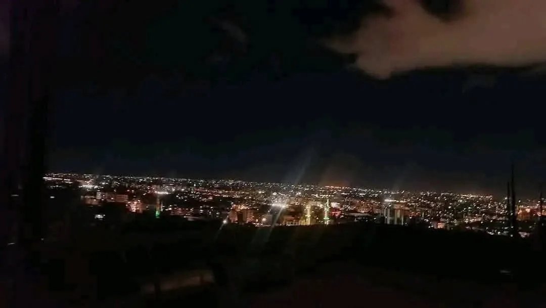 بعد 14 عامًا من الوعود: وزير الكهرباء السوري يحقق انفراجًا ملحوظًا في أزمة التقنين