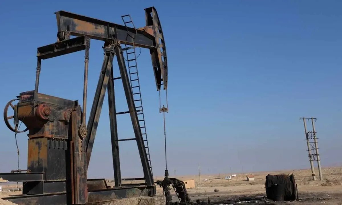اتفاق تاريخي: دمشق تستعد لاستعادة حقول النفط من قسد.. هل ينعش الاقتصاد السوري المنهك؟