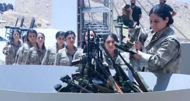 حزب العمال الكردستاني يسلم أسلحته رمزياً: ما هي الخطوات التالية لعملية السلام مع تركيا؟