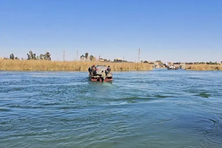 إغلاق معابر نهرية في دير الزور بعد اشتباكات بين قسد والأمن العام السوري