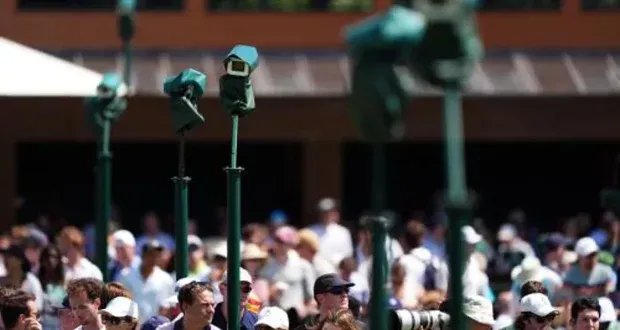 جدل في ويمبلدون: التحكيم الإلكتروني يطيح بالبشر ويثير انتقادات واسعة