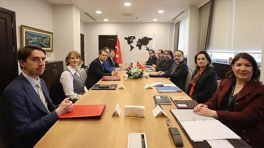 تركيا تطالب برفع كامل وفوري للعقوبات عن سوريا في مؤتمر بروكسل