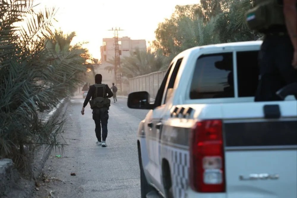 الأمن الداخلي يكشف مخبأين سريين للأسلحة في آبار بريف حمص بعملية نوعية