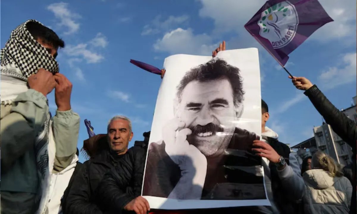 عبد الله أوجلان يعلن نهاية الكفاح المسلح لحزب العمال الكردستاني ويدعو إلى الديمقراطية