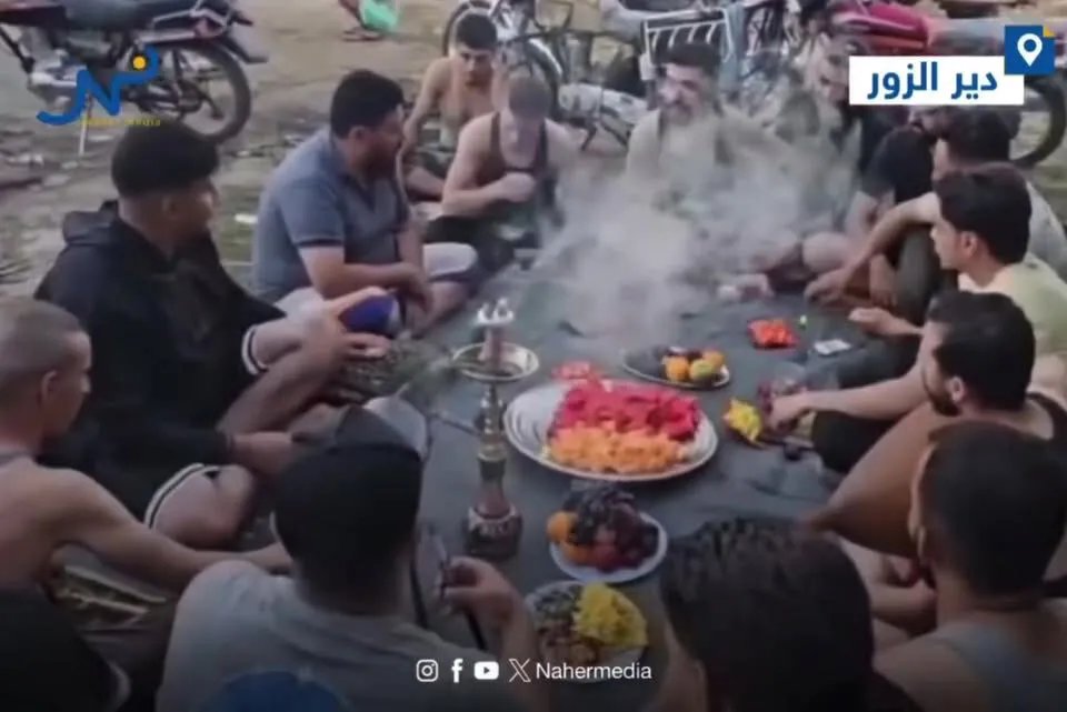 تحوّل جلسة على الفرات إلى مأساة: إصابة شاب برصاصة طائشة في دير الزور