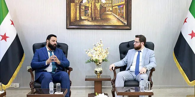 وزير التنمية الإدارية ومحافظ طرطوس يبحثان تعزيز الأداء الحكومي وإنشاء مديرية فرعية