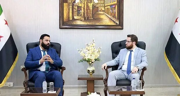 وزير التنمية الإدارية ومحافظ طرطوس يبحثان تعزيز الأداء الحكومي وإنشاء مديرية فرعية