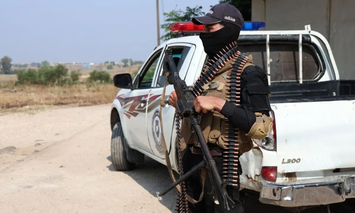 حمص: القبض على مشتبه به بتهمة التخطيط لهجوم بعبوات ناسفة مرتبط بـ"حزب الله"