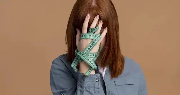 هوس المشاهير بإبر التنحيف: بين خطر الموت والجمال الزائف