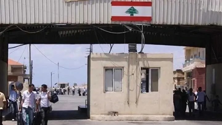 لبنان يفتتح معبرًا حدوديًا مؤقتًا مع سوريا لتنشيط التجارة وتسهيل حركة العبور