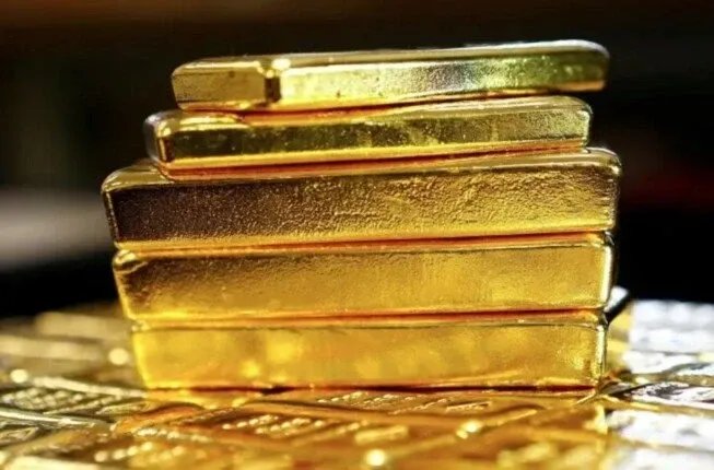 الذهب يحقق قفزة تاريخية: الأونصة تتخطى 3000 دولار وسط مخاوف اقتصادية عالمية