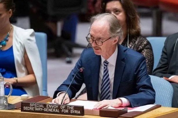 بيدرسن يشيد بالإعلان الدستوري السوري الجديد: هل يمهد الطريق لعهد جديد في سوريا؟